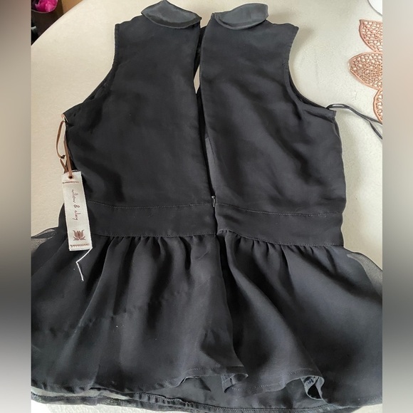 Willow and Clay ruffle black beaded flowers top Sz S NWOT - Picture 9 of 12